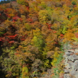 一般用10月安達太良山屏風岩と紅葉